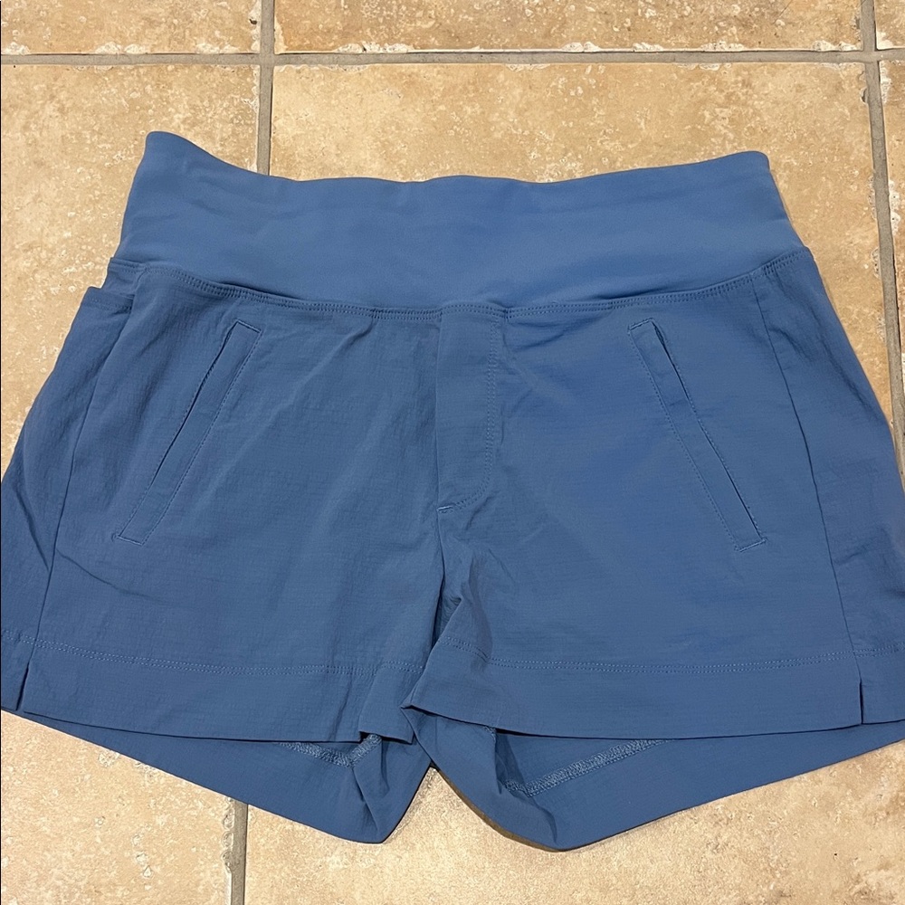 Athleta Women's Trekki North Short